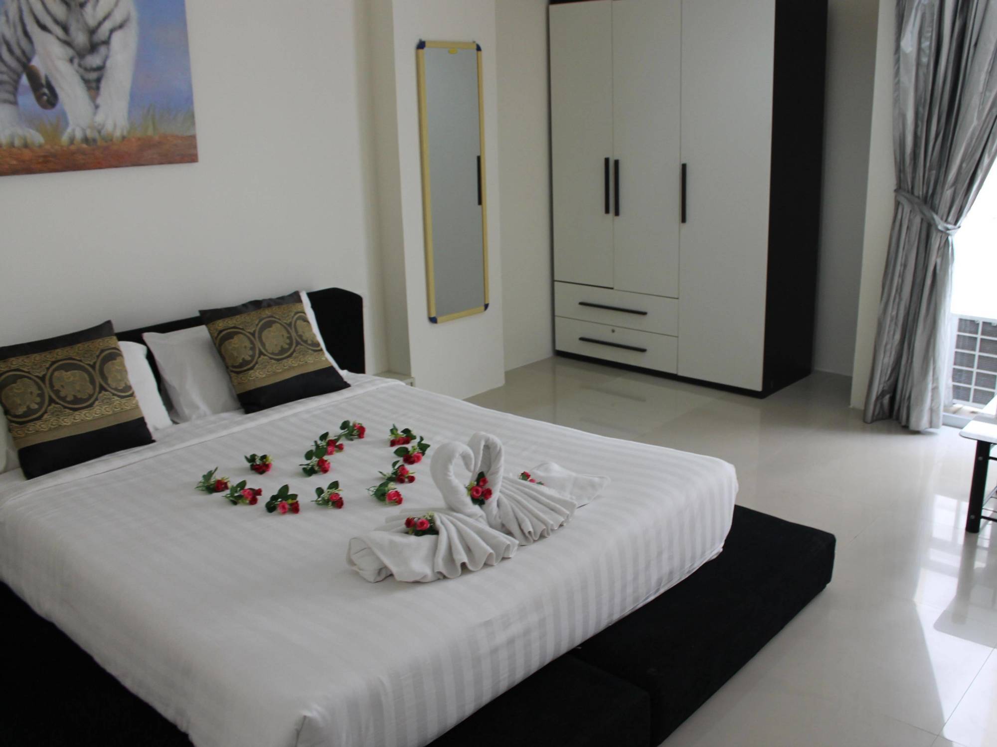 Lars-Lita Residence Patong Kültér fotó
